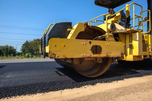 Best Driveway Paving Contractor  in Geneseo, IL